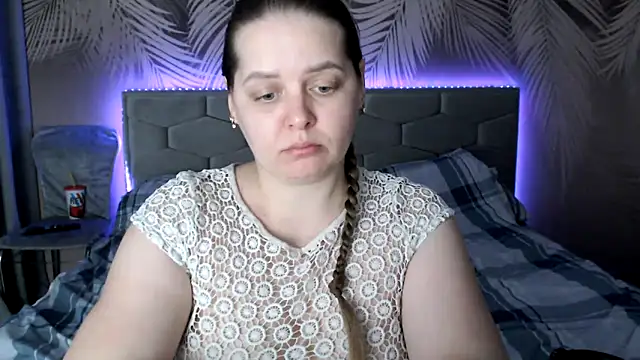uliastar online show from February 2025 10:22:01 AM