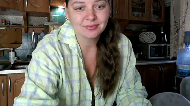 uliastar online show from October 2025 05:42:01 AM