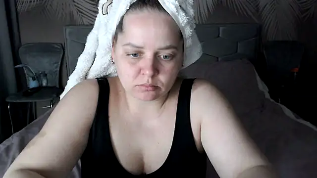 uliastar online show from April 2026 07:32:02 AM