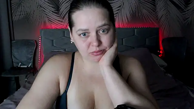 Snapshot of uliastar chatting on December 2025 10:54:02 AM uliastar online show from December 2025 10:54:02 AM