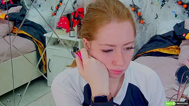 Snapshot of TinaBrook chatting on October 2025 04:11:01 AM TinaBrook online show from October 2025 04:11:01 AM