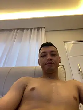 alexsandropllt online show from April 2026 10:11:02 AM