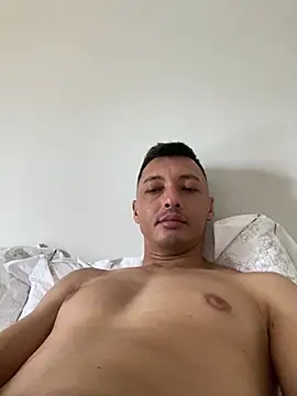 alexsandropllt online show from February 2026 07:27:02 PM