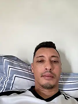 alexsandropllt online show from December 2025 01:58:02 PM