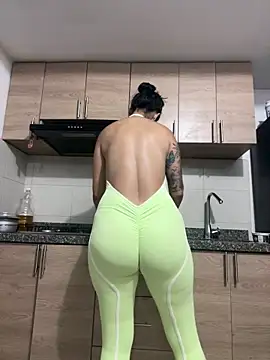 valeriia25  online show from November 2025 12:43:01 AM