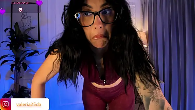 valeriia25  online show from February 2025 12:59:01 AM