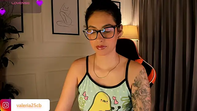 valeriia25  online show from February 2025 12:42:01 PM