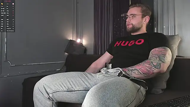 Snapshot of WayneWilson chatting on November 2025 04:44:01 AM WayneWilson online show from November 2025 04:44:01 AM