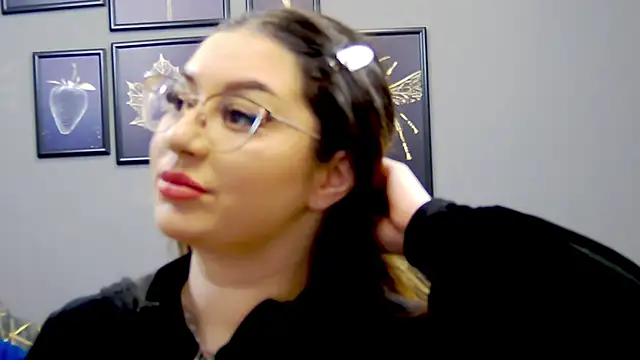 Snapshot of Katewalker_ chatting on March 2025 06:11:01 PM Katewalker online show from March 2025 06:11:01 PM