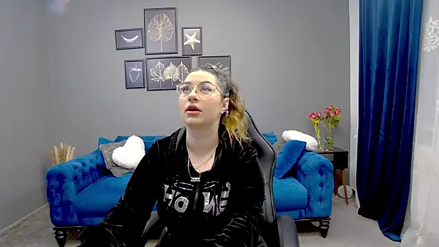 Snapshot of Katewalker_ chatting on March 2025 06:12:02 PM Katewalker online show from March 2025 06:12:02 PM