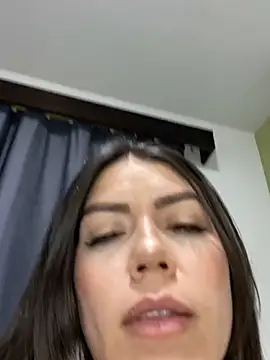 Snapshot of martina_contreras chatting on February 2025 09:08:01 AM martina contreras online show from February 2025 09:08:01 AM