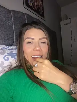 martina contreras online show from November 2025 01:04:02 AM