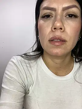 Snapshot of martina_contreras chatting on January 2025 07:08:02 AM martina contreras online show from January 2025 07:08:02 AM