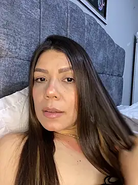 martina contreras online show from December 2025 03:10:02 AM