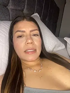 martina contreras online show from February 2026 10:11:01 PM