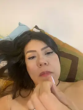 Snapshot of martina_contreras chatting on January 2025 08:10:02 AM martina contreras online show from January 2025 08:10:02 AM