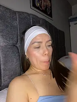 martina contreras online show from April 2026 07:03:02 AM