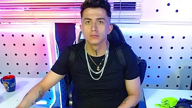 Darko0717 online show from November 2025 11:43:01 AM