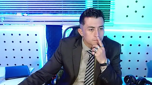 Darko0717 online show from December 2025 12:48:02 PM