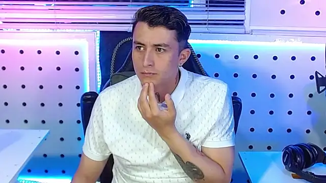 Darko0717 online show from October 2025 11:49:01 PM