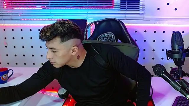 Darko0717 online show from November 2025 05:07:02 PM