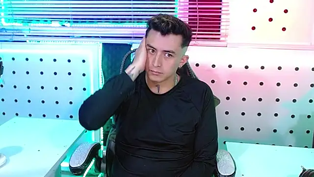 Darko0717 online show from December 2025 10:21:02 PM