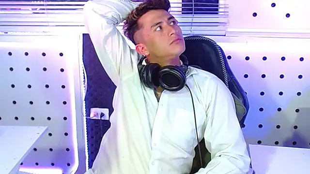 Darko0717 online show from November 2025 12:14:01 AM