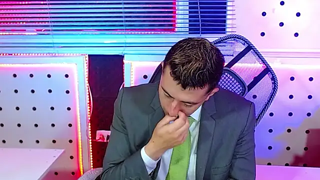 Darko0717 online show from November 2025 12:19:01 PM