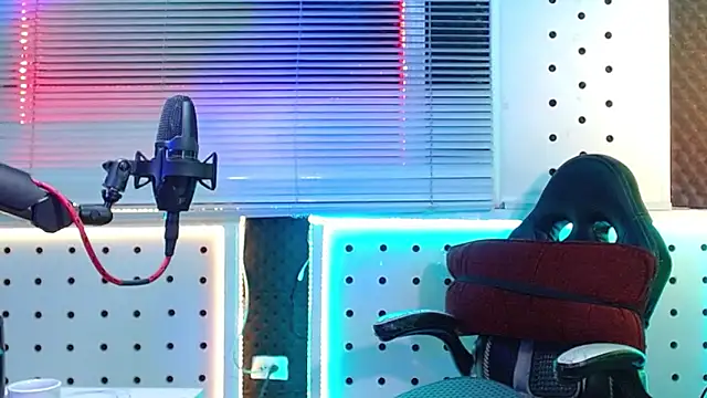 Snapshot of Darko0717 chatting on April 2026 03:46:02 PM Darko0717 online show from April 2026 03:46:02 PM