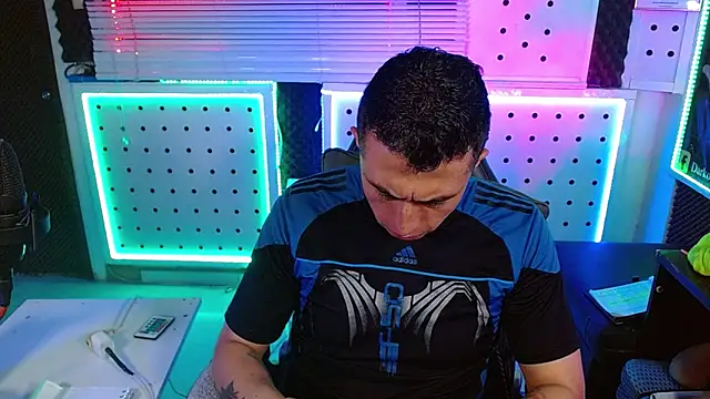 Snapshot of Darko0717 chatting on February 2026 12:10:01 AM Darko0717 online show from February 2026 12:10:01 AM