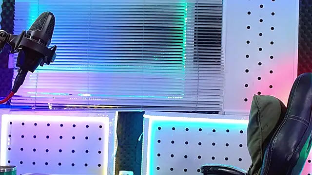 Snapshot of Darko0717 chatting on April 2026 04:19:02 PM Darko0717 online show from April 2026 04:19:02 PM