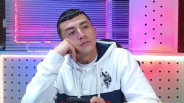 Snapshot of Darko0717 chatting on February 2026 11:48:01 PM Darko0717 online show from February 2026 11:48:01 PM