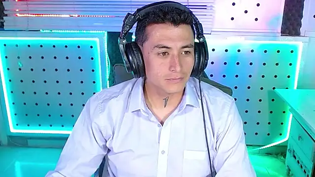 Snapshot of Darko0717 chatting on February 2026 06:03:01 PM Darko0717 online show from February 2026 06:03:01 PM