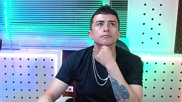 Snapshot of Darko0717 chatting on March 2026 12:39:01 AM Darko0717 online show from March 2026 12:39:01 AM