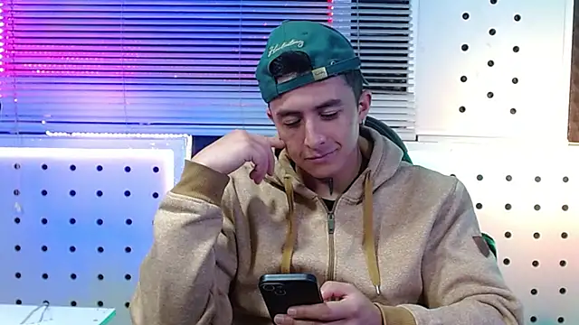 Snapshot of Darko0717 chatting on March 2026 12:37:01 AM Darko0717 online show from March 2026 12:37:01 AM