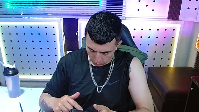 Snapshot of Darko0717 chatting on February 2026 11:37:02 PM Darko0717 online show from February 2026 11:37:02 PM