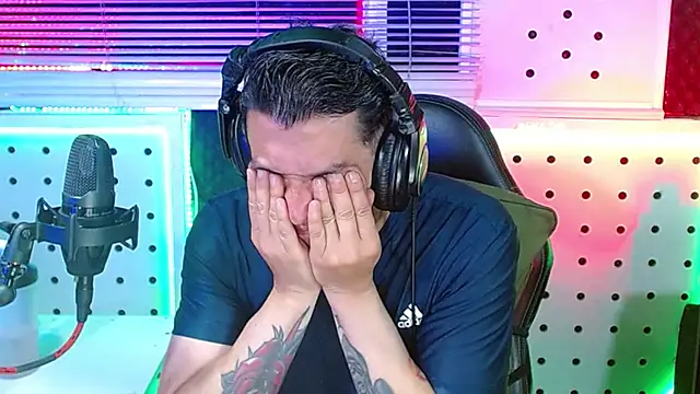 Snapshot of Darko0717 chatting on January 2026 02:15:02 AM Darko0717 online show from January 2026 02:15:02 AM