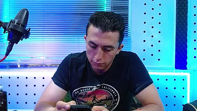 Snapshot of Darko0717 chatting on March 2026 02:40:02 PM Darko0717 online show from March 2026 02:40:02 PM