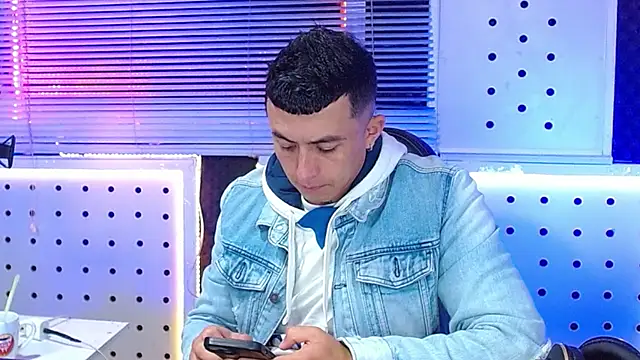 Snapshot of Darko0717 chatting on March 2026 04:24:02 PM Darko0717 online show from March 2026 04:24:02 PM