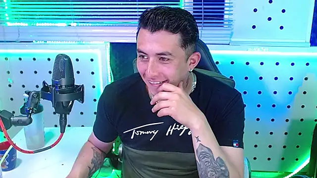 Snapshot of Darko0717 chatting on January 2026 01:31:01 AM Darko0717 online show from January 2026 01:31:01 AM