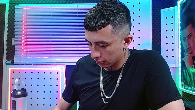 Snapshot of Darko0717 chatting on February 2026 11:27:02 PM Darko0717 online show from February 2026 11:27:02 PM