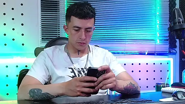 Snapshot of Darko0717 chatting on March 2026 02:22:01 AM Darko0717 online show from March 2026 02:22:01 AM