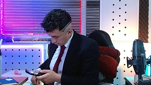 Snapshot of Darko0717 chatting on June 2026 02:33:01 PM Darko0717 online show from June 2026 02:33:01 PM