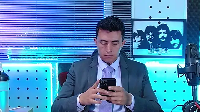 Snapshot of Darko0717 chatting on June 2026 12:49:02 PM Darko0717 online show from June 2026 12:49:02 PM