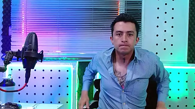 Snapshot of Darko0717 chatting on April 2026 01:37:02 PM Darko0717 online show from April 2026 01:37:02 PM