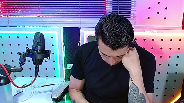 Snapshot of Darko0717 chatting on January 2026 12:17:01 AM Darko0717 online show from January 2026 12:17:01 AM