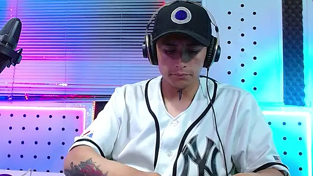 Snapshot of Darko0717 chatting on March 2026 11:28:02 PM Darko0717 online show from March 2026 11:28:02 PM