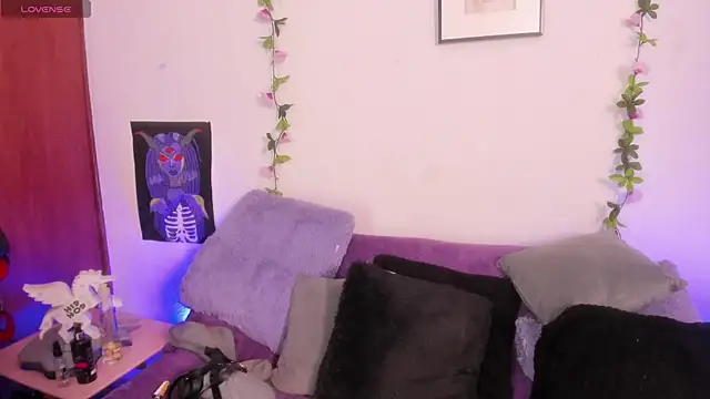 Cata green online show from November 2025 07:35:01 PM