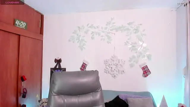 Cata green online show from December 2025 07:49:02 PM