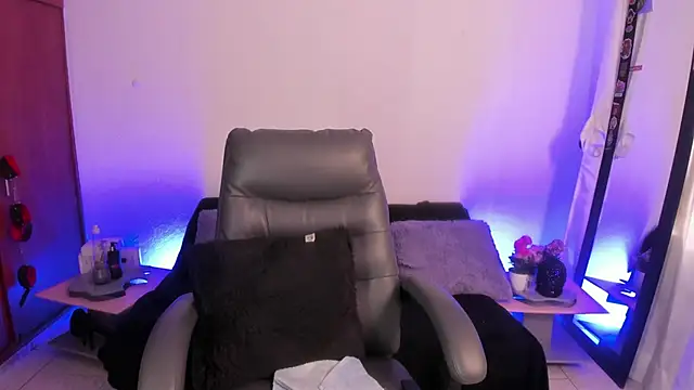 Cata green online show from November 2025 07:39:01 PM